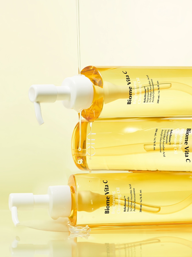 Лёгкое гидрофильное масло с витамином С для сияния кожи  UIQ Biome Vita C Brightening Cleansing Oil, 200 мл Лёгкое гидрофильное масло с витамином С для сияния кожи  UIQ Biome Vita C Brightening Cleansing Oil, 200 мл