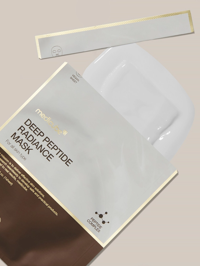 Омолаживающая тканевая маска с пептидами для сияния кожи Medicube Deep Peptide Radiance Mask, 27 г
