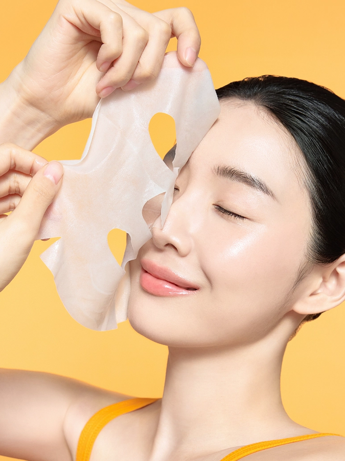 Осветляющая ампульная тканевая маска с ниацинамидом Celimax Pore + Dark Spot Brightening Serum Mask, 27 мл