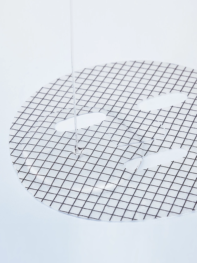 Графеновая маска «эффект микротоков» с ботулиническим пептидом и коллагеном AROCELL Botulcare Graphene Mask, 25 г