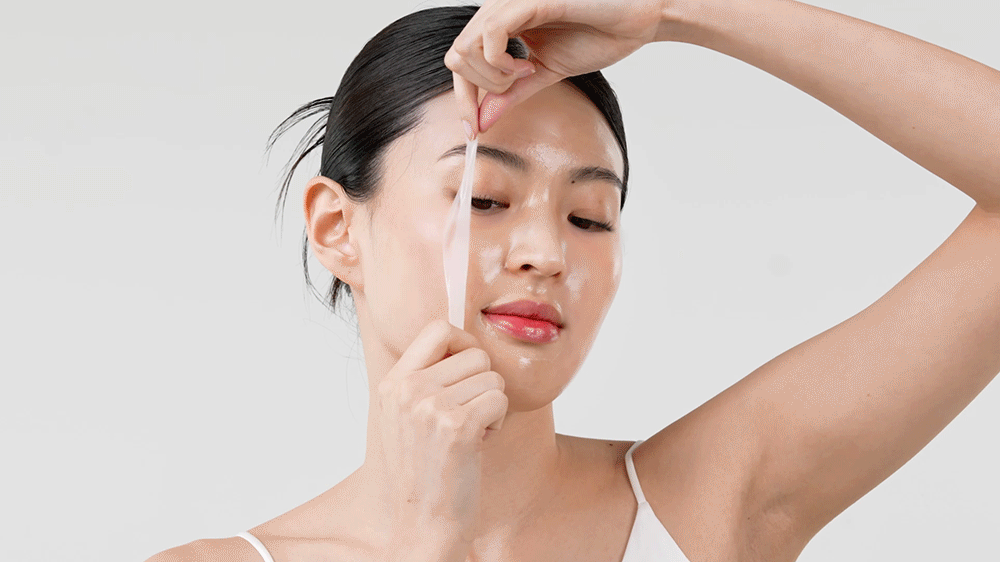 Подтягивающая маска-плёнка с ПДРН, коллагеном и микроиглами Medi-Peel Collagen Glow Wrapping Mask, 100 мл 